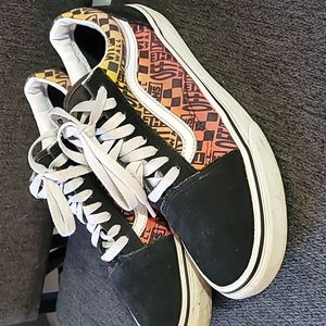 VANS Old Skool Logo Flame Sneakers Skate Shoes Low Top Unisex Sz 8M Sz 9.5W